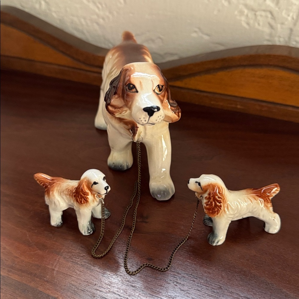 Vintage MCM Dee Bee Co Ceramic Springer Spaniel & Pups Figurines